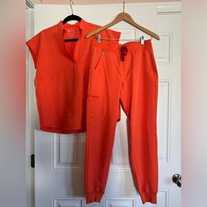 RARE SUNSET ORANGE FIGS SCRUB SET SIZE XS/S